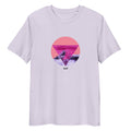 Bio-Unisex-T-Shirt (Lavendel) mit grafischen Aufdruck, welcher einen Surfer mit einem SUP auf einer Welle abbildet. Der Aufdruck steht für Stand Up Paddling